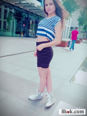 ⁣Mai întrebat o dată..
   CE IUBESC EU MAI MULT?
Am răspuns.. VIAȚA..
ÎNSĂ TU AI PLECAT.. nu ai stat să asculți... Viața mea.. ERAI TU.