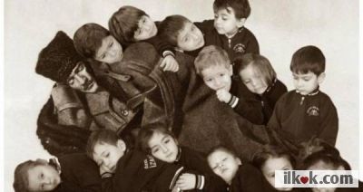 ⁣"The nations whose children are not raised in health and knowledge easily collapse like the buildings with decayed bases."
Marshall Mustafa Kemal Atatürk.

(Picture: Courtesy of Dr. Mahfi Eğilmez)