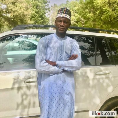 Hi everyone I'm single guy simple good hornets serious relationship