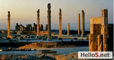 Where is Persepolis?
Takht Jamshid or "Parse" was the name of the ceremonial capital of the kings of the Achaemenid period and its different and extensive architecture depicts the rich history of Iran and of course the high ability of Iranian engineer
It should be mentioned that Jamshid was one of the legendary kings of Iran and had a special place among the people of his time. The name of Persepolis has appeared in the list of UNESCO World Heritage Sites since 1979.