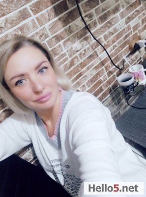 Всем привет! Я Алена, молодая одинокая. Ищу для себя порядочного, свободного парня для создания семьи, я понимаю что все хорошие парни уже занятые, но может найдется здесь для меня один.