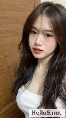 I am short and petite girl from Thailand