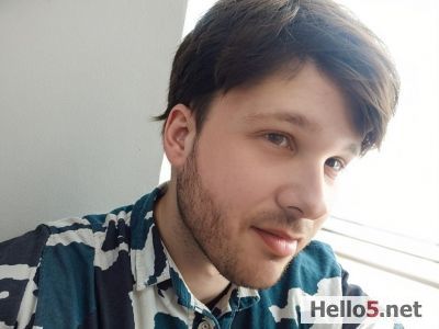 Salut. Sunt Andrei Florin Din Romania. şi doresc sa cunosc pe cineva frumoasa şi deşteapta.