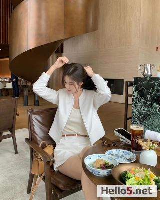 Why is there only one Sunday in a week...