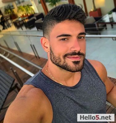 looking for a serious date for many years bi have been single, if interested dm