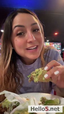 my name is Marie and don't be shock why you meeting my page but we can know each others if you don't have a problem ? (h)(h)