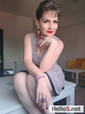 Sunt o Doamna Amabila... Nu am copii şi locuiesc singura.