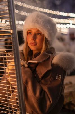 I am from Russia, Kazan City. Here for seriously dating with a rich man 😁💖👑