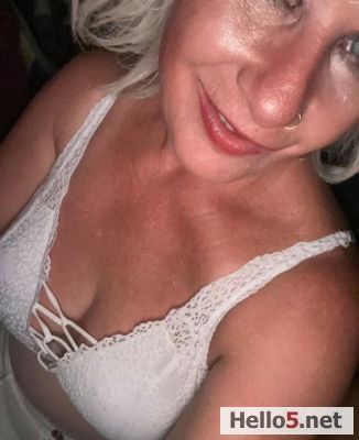 Send me a text if you like what you are seeing 😘