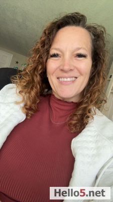 Hello feel free to chat ☺️