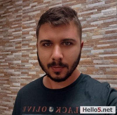 Buna. Ma numesc Andrei şi sunt un barbat serios, ambitios si sunt in cautarea unei partenere pentru casatorie.