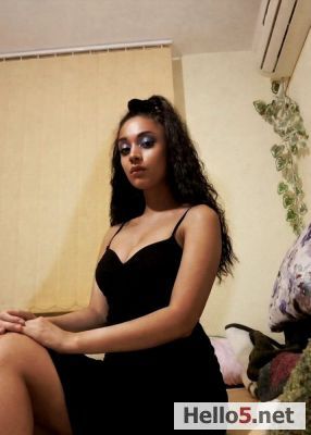 I look for a man white for partner for relationship, romance, casual and travel partner